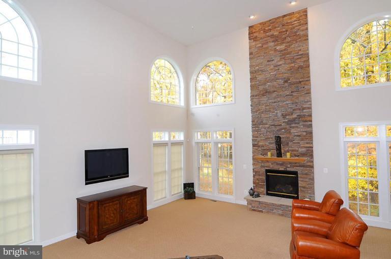 4501 Pinetree Road Rockville, MD 20853 - Photo 15 of 26 Family Room