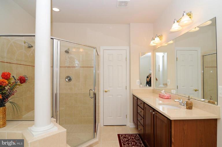 4501 Pinetree Road Rockville, MD 20853 - Photo 18 of 26 Master Bath #2