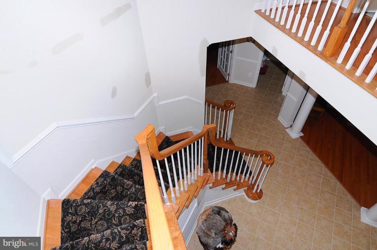 4501 Pinetree Road Rockville, MD 20853 - Photo 19 of 26 Staircase