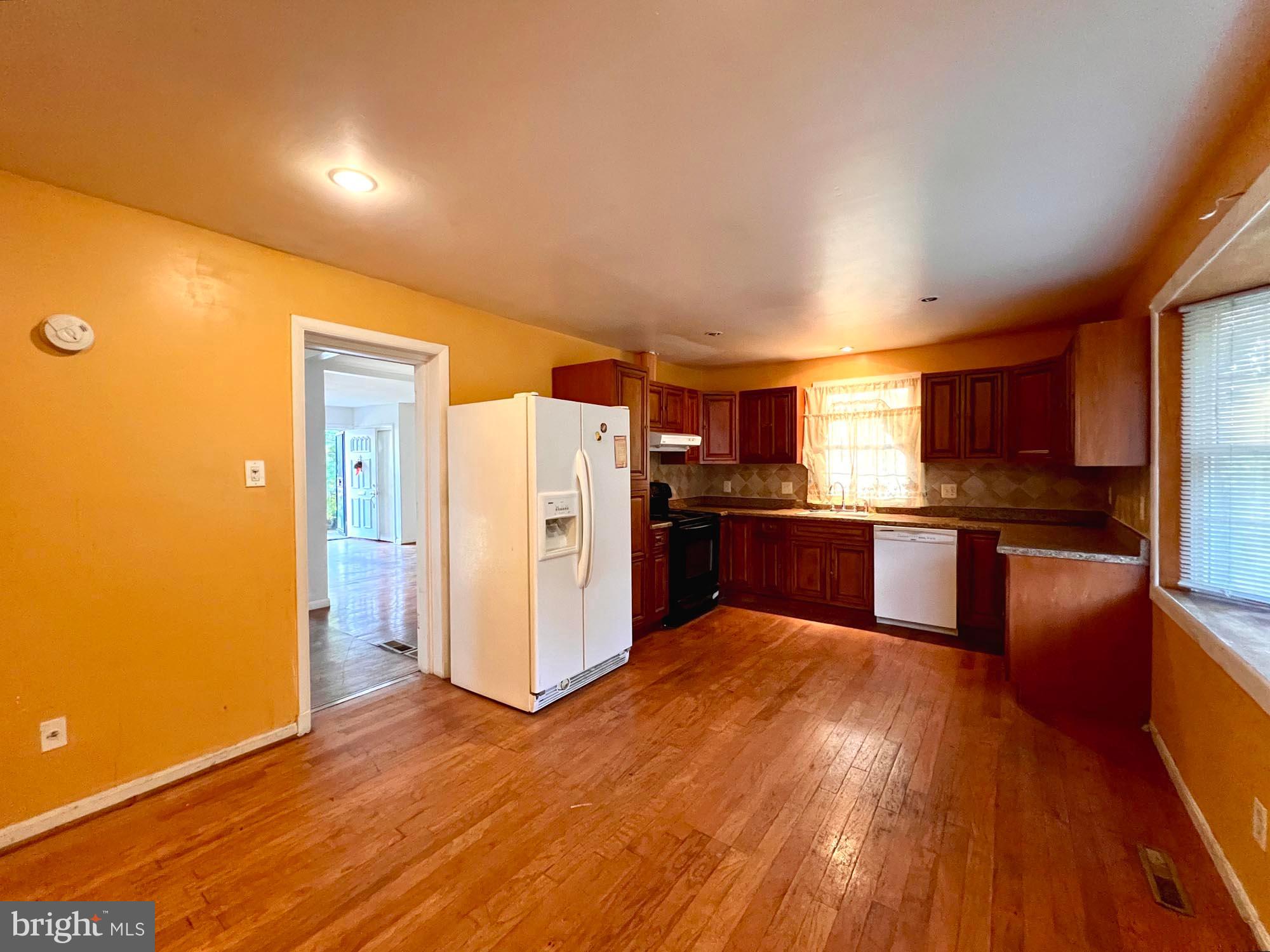 10204 Folk Street Silver Spring, MD 20902 - Photo 12 of 24