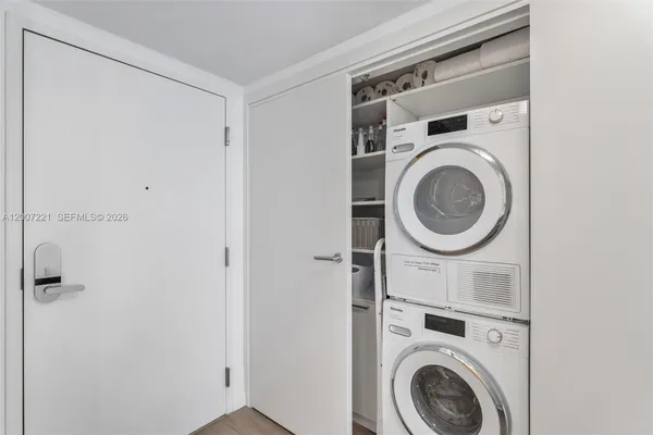 $11,500 | 2301 Collins Avenue, Unit 902, Miami Beach, FL 33139
