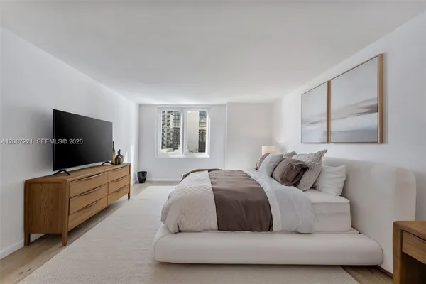 $11,500 | 2301 Collins Avenue, Unit 902, Miami Beach, FL 33139