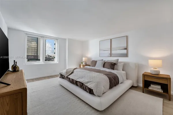 $11,500 | 2301 Collins Avenue, Unit 902, Miami Beach, FL 33139