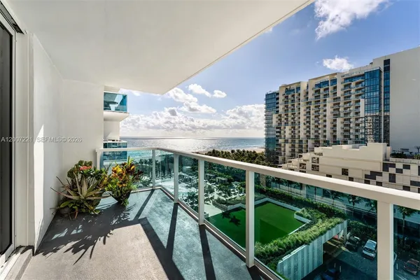 $11,500 | 2301 Collins Avenue, Unit 902, Miami Beach, FL 33139