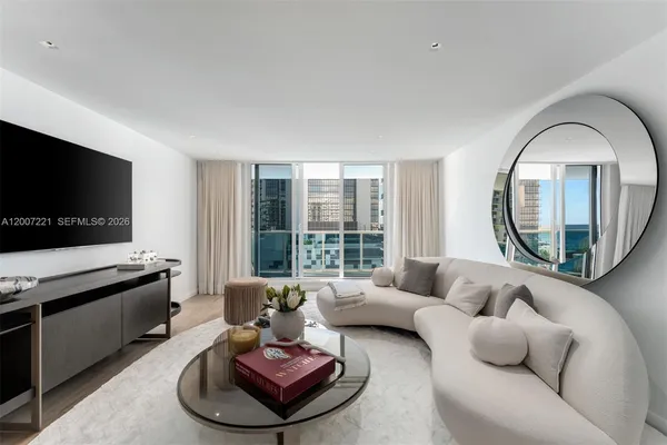 $11,500 | 2301 Collins Avenue, Unit 902, Miami Beach, FL 33139