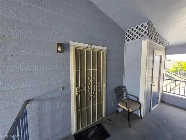 $1,050 | 5795 Medallion Drive, Unit 202, Las Vegas, NV 89122