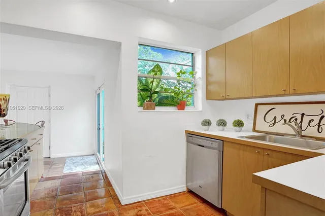 $1,475,000 | 7525 West Treasure Drive, North Bay Village, FL 33141