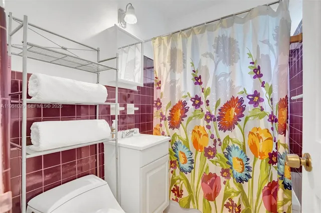 $1,475,000 | 7525 West Treasure Drive, North Bay Village, FL 33141