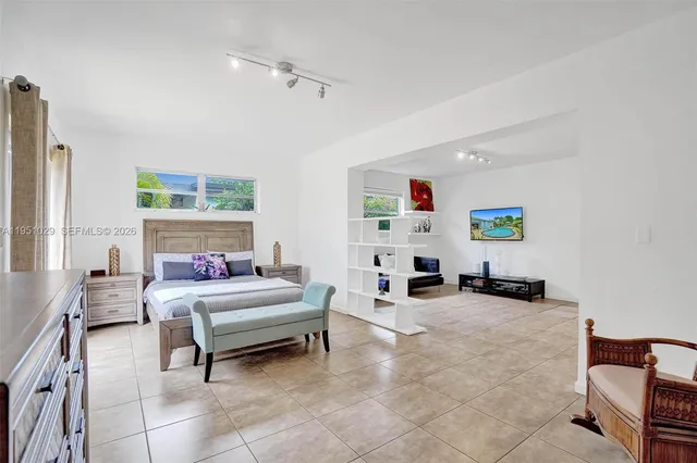 $1,475,000 | 7525 West Treasure Drive, North Bay Village, FL 33141