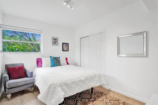 $1,475,000 | 7525 West Treasure Drive, North Bay Village, FL 33141