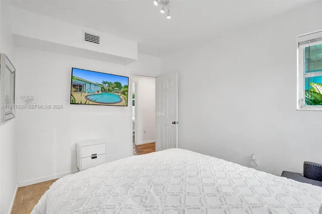 $1,475,000 | 7525 West Treasure Drive, North Bay Village, FL 33141