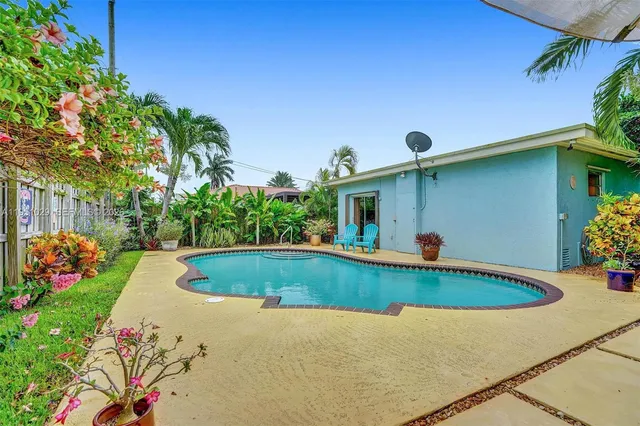 $1,475,000 | 7525 West Treasure Drive, North Bay Village, FL 33141