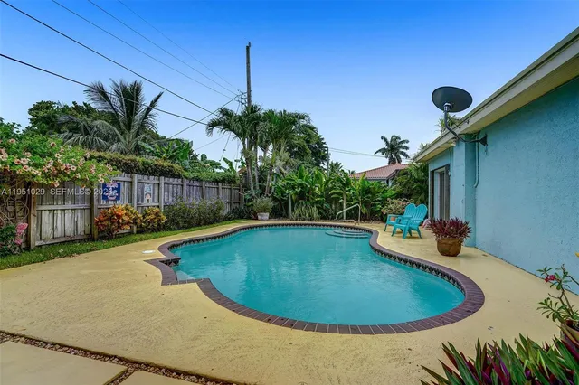 $1,475,000 | 7525 West Treasure Drive, North Bay Village, FL 33141