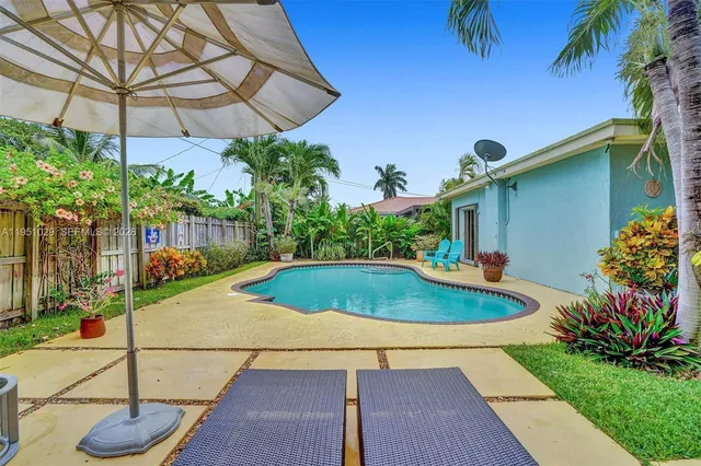 $1,475,000 | 7525 West Treasure Drive, North Bay Village, FL 33141