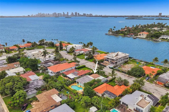 $1,475,000 | 7525 West Treasure Drive, North Bay Village, FL 33141