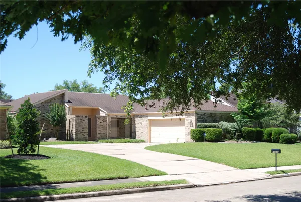 $3,100 | 13819 Starhill Court, Houston, TX 77077