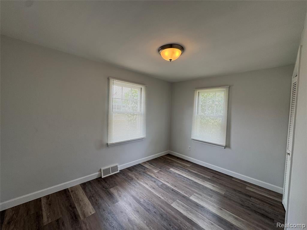 2452 Earlmont Road Berkley, MI 48072 - Photo 9 of 23 Gallery Image 9