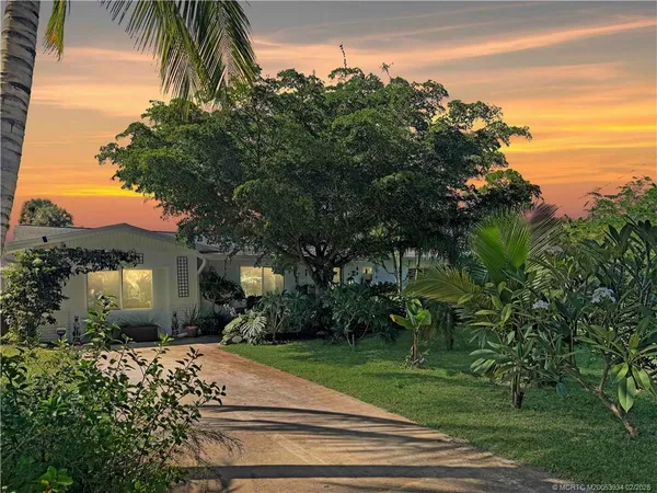 $575,000 | 1092 East Madison Avenue, Stuart, FL 34996