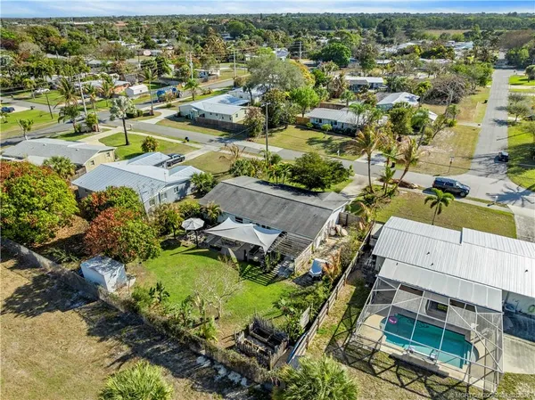 $575,000 | 1092 East Madison Avenue, Stuart, FL 34996