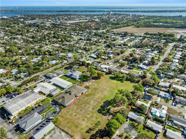 $575,000 | 1092 East Madison Avenue, Stuart, FL 34996