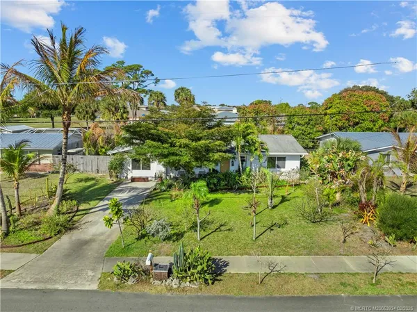 $575,000 | 1092 East Madison Avenue, Stuart, FL 34996