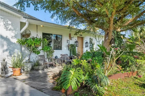 $575,000 | 1092 East Madison Avenue, Stuart, FL 34996