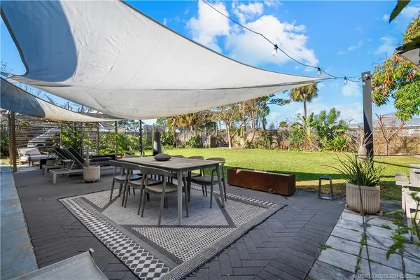 $575,000 | 1092 East Madison Avenue, Stuart, FL 34996