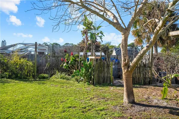 $575,000 | 1092 East Madison Avenue, Stuart, FL 34996