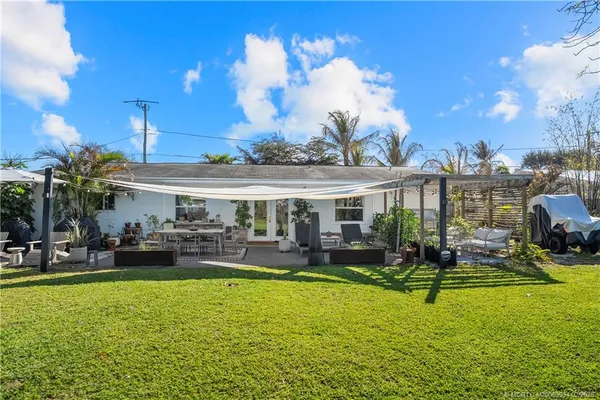 $575,000 | 1092 East Madison Avenue, Stuart, FL 34996