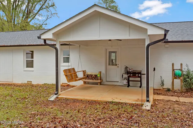 a view of house with a outdoor space