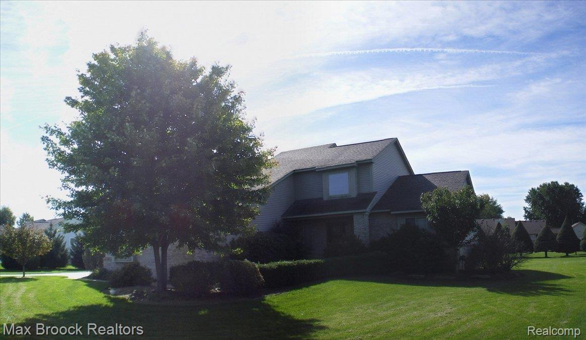 4065 East Commerce Road Commerce Township, MI 48382 - Photo 1 of 25 3 Bedroom Contemporary Home
