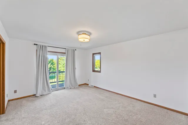 $599,000 | S40W31356 Johns Way, Genesee, WI 53189