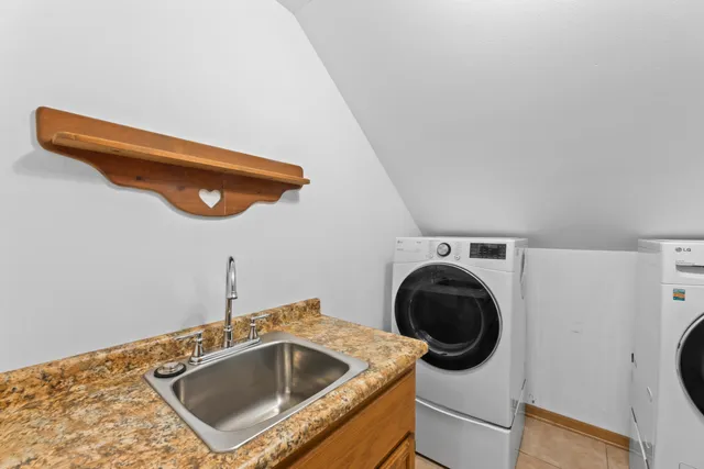 $599,000 | S40W31356 Johns Way, Genesee, WI 53189