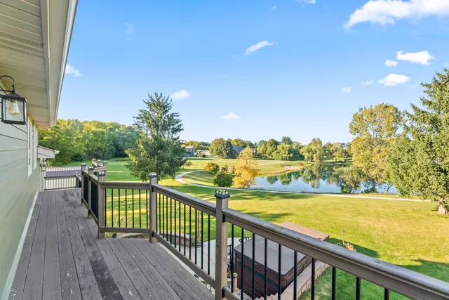 $599,000 | S40W31356 Johns Way, Genesee, WI 53189