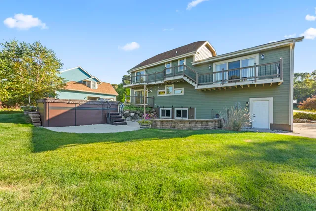 $599,000 | S40W31356 Johns Way, Genesee, WI 53189