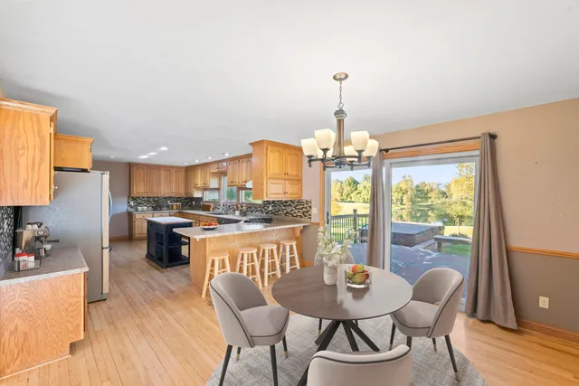 $599,000 | S40W31356 Johns Way, Genesee, WI 53189