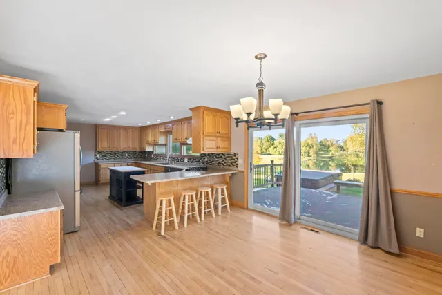 $599,000 | S40W31356 Johns Way, Genesee, WI 53189