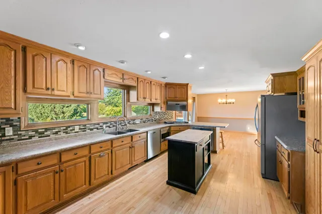 $599,000 | S40W31356 Johns Way, Genesee, WI 53189