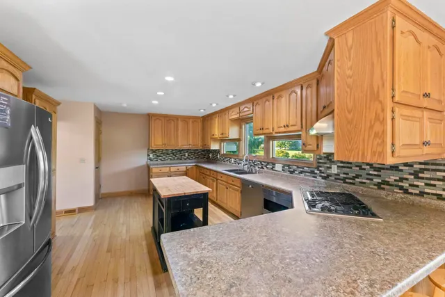 $599,000 | S40W31356 Johns Way, Genesee, WI 53189