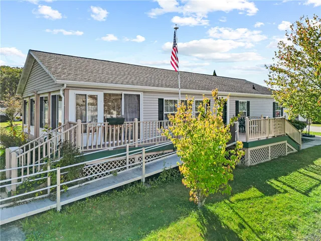 $300,000 | 71 Blackbird Court, Tiverton, RI 02878