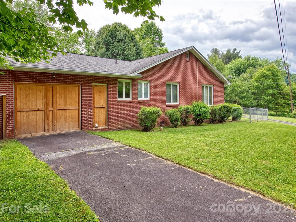 164 Allens Branch Road Sylva, NC 28779 - Photo 5 of 31 Gallery Image 5