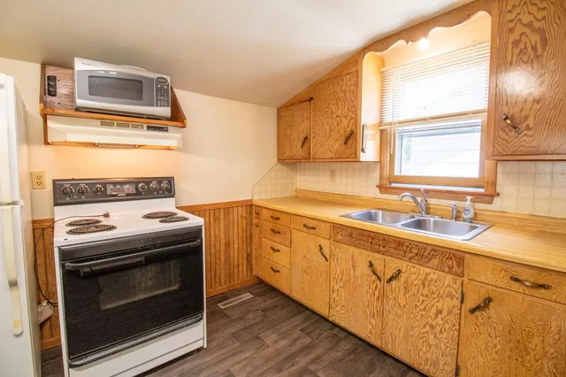 $89,000 | 103 3rd Street Northeast, Barnesville, MN 56514