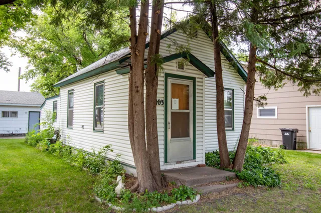 $89,000 | 103 3rd Street Northeast, Barnesville, MN 56514