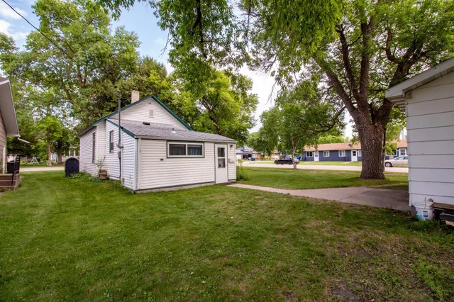 $89,000 | 103 3rd Street Northeast, Barnesville, MN 56514