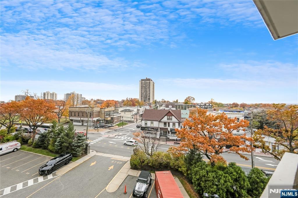 2000 Linwood Avenue, Unit 5L Fort Lee, NJ 07024 - Photo 17 of 26 an aerial view of multiple house