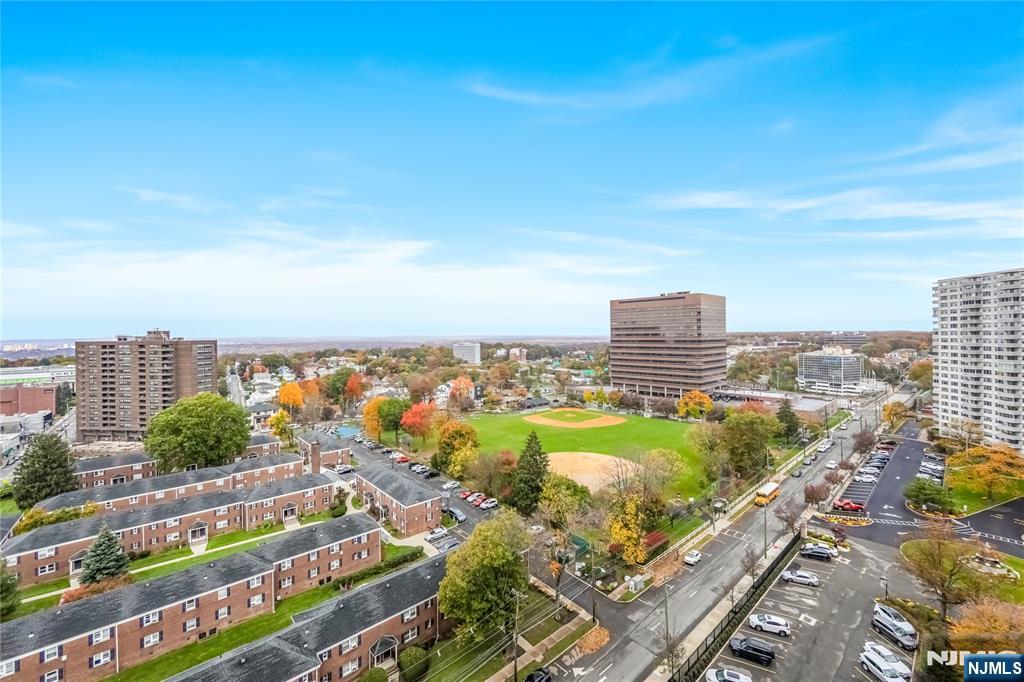 2000 Linwood Avenue, Unit 5L Fort Lee, NJ 07024 - Photo 25 of 26 a view of a city
