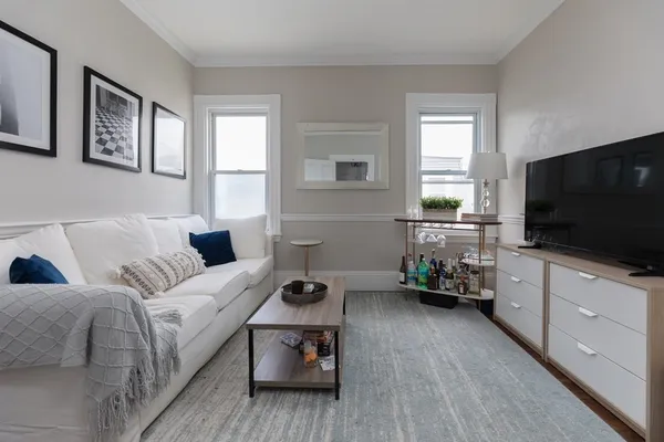$4,750 | 233 E Street, Unit 3, Boston, MA 02127