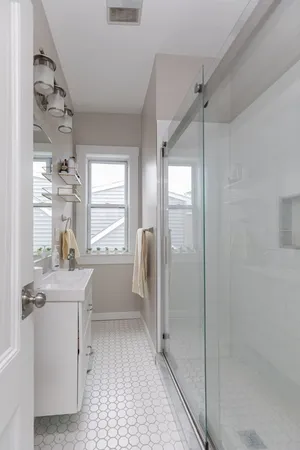 $4,750 | 233 E Street, Unit 3, Boston, MA 02127