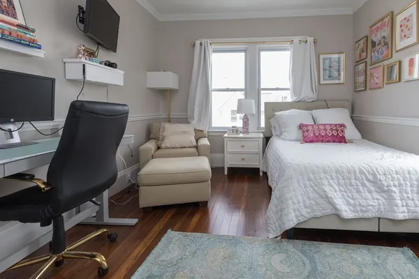 $4,750 | 233 E Street, Unit 3, Boston, MA 02127