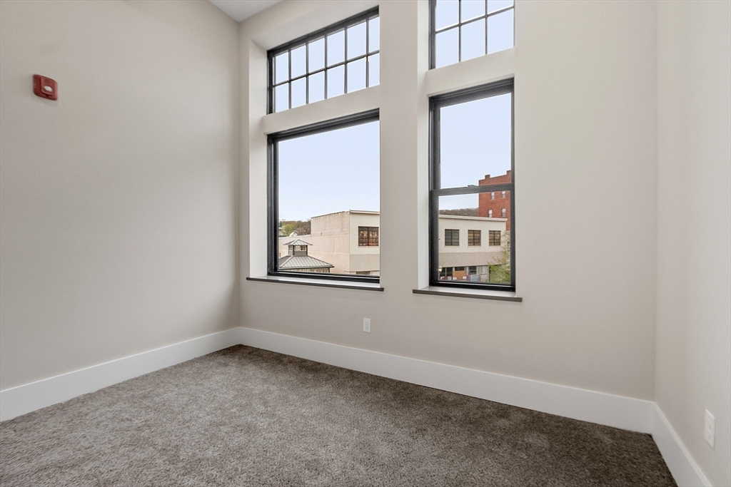 409 Main Street, Unit 2A Fitchburg, MA 01420 - Photo 9 of 18